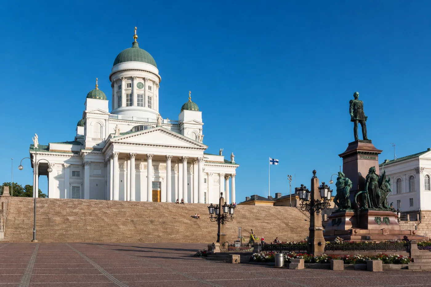 Finlandia – znany zabytek z flagą narodową