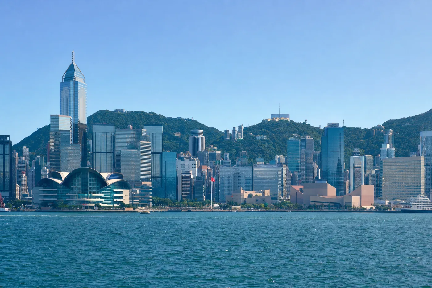 Hongkong – znany zabytek z flagą narodową